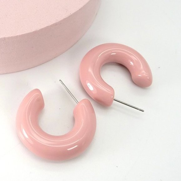 The Wild Clover Jewelry - ❌SOLD OUT❌ BROOKLYN PINK RESIN HOOP EARRINGS